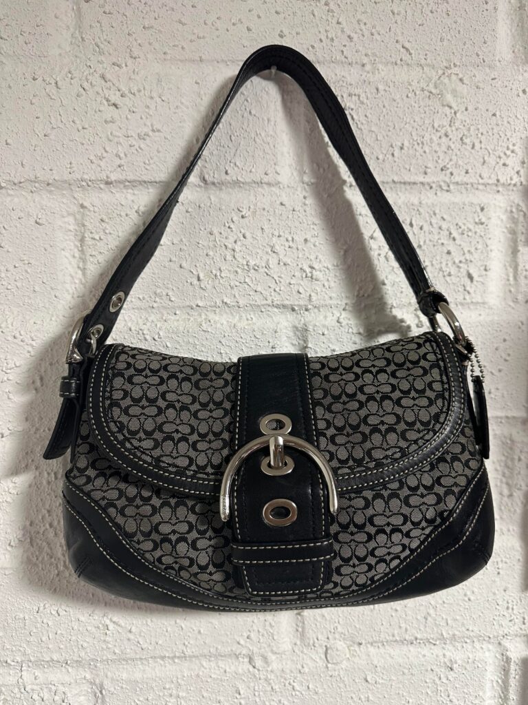 Cartera Coach Soho Signature Flap